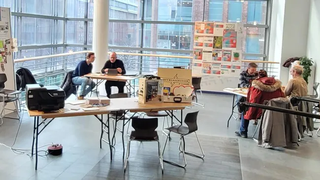 Den Ideen des Solarpunk folgend, entwickeln wir zusammen Zukünfte der Energiewende in Hamburg. Foto: Paula Guglielmi