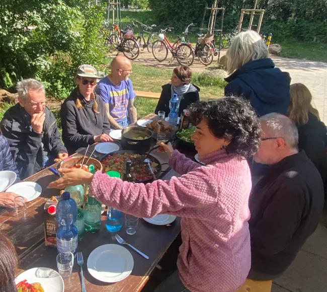 Auch ohne Gas kochen wir königlich mit geretteten Lebensmitteln.